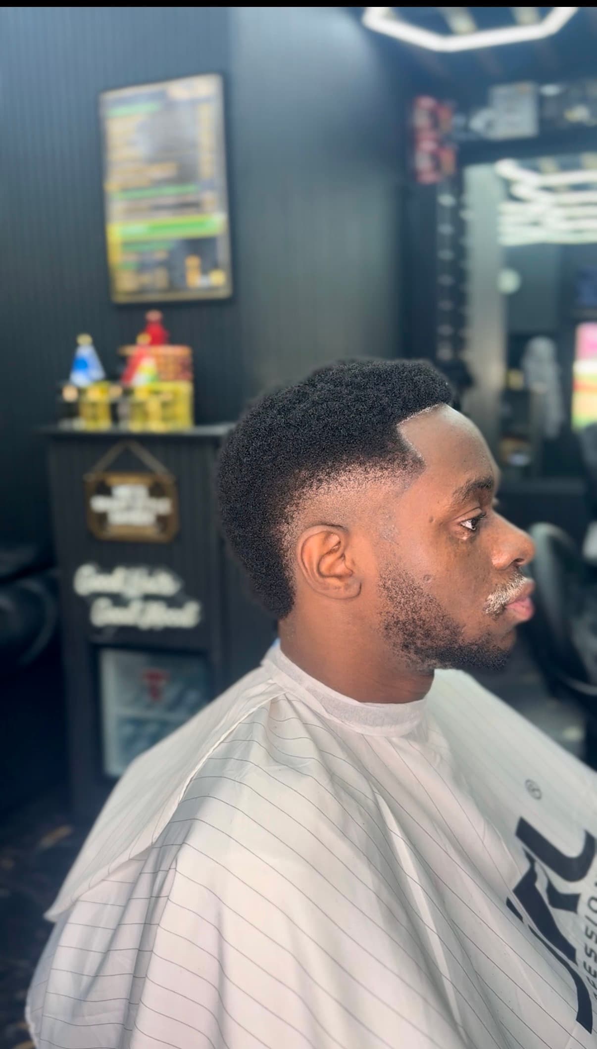 Mo's Sharp Style Barber shop